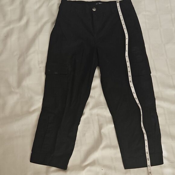Women's Black Cargo Capri Cotton Pants - Picture 7 of 16